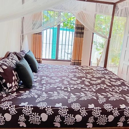 Bakery Family Guest House Mirissa Extérieur photo