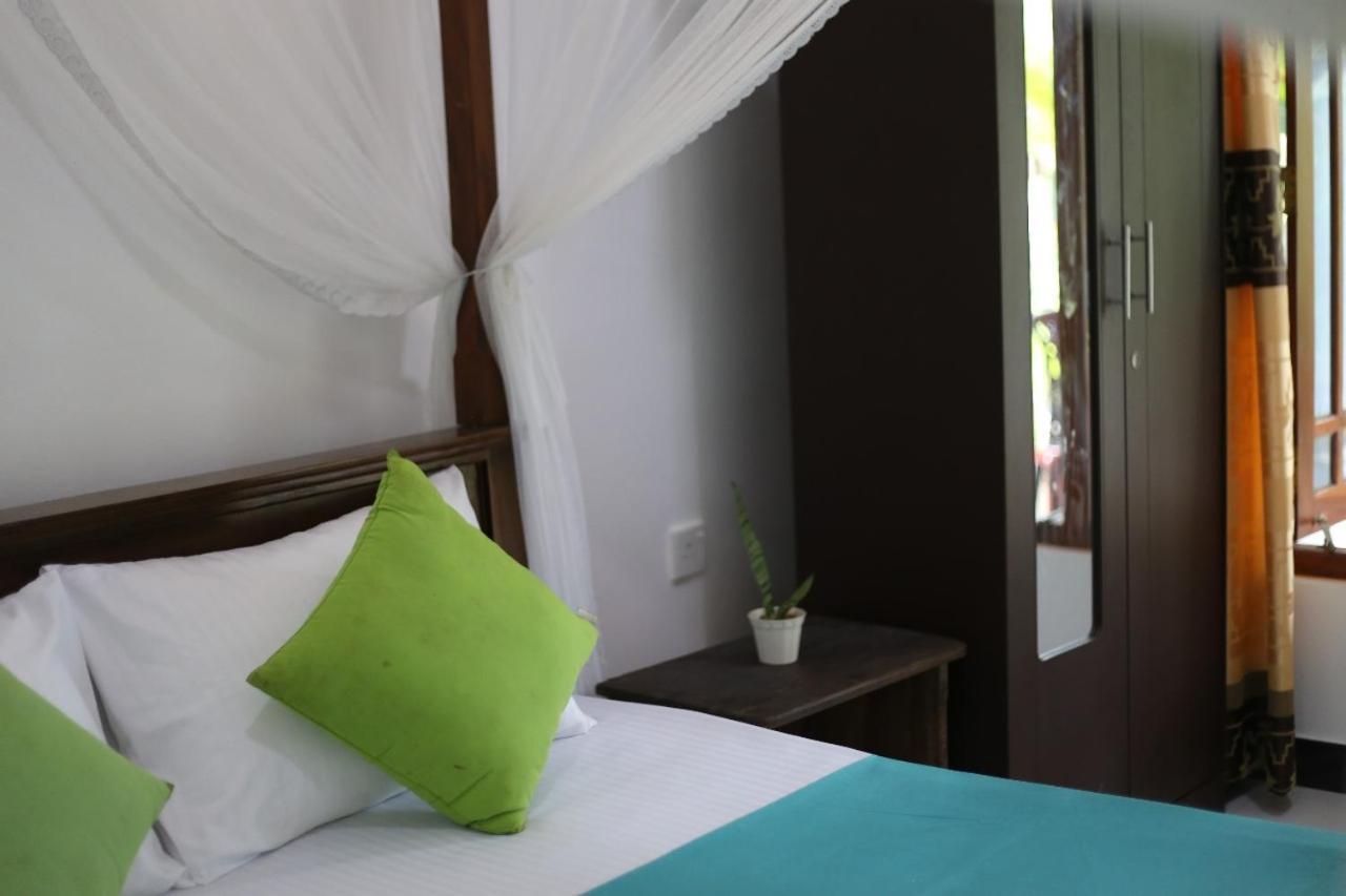 Bakery Family Guest House Mirissa Chambre photo