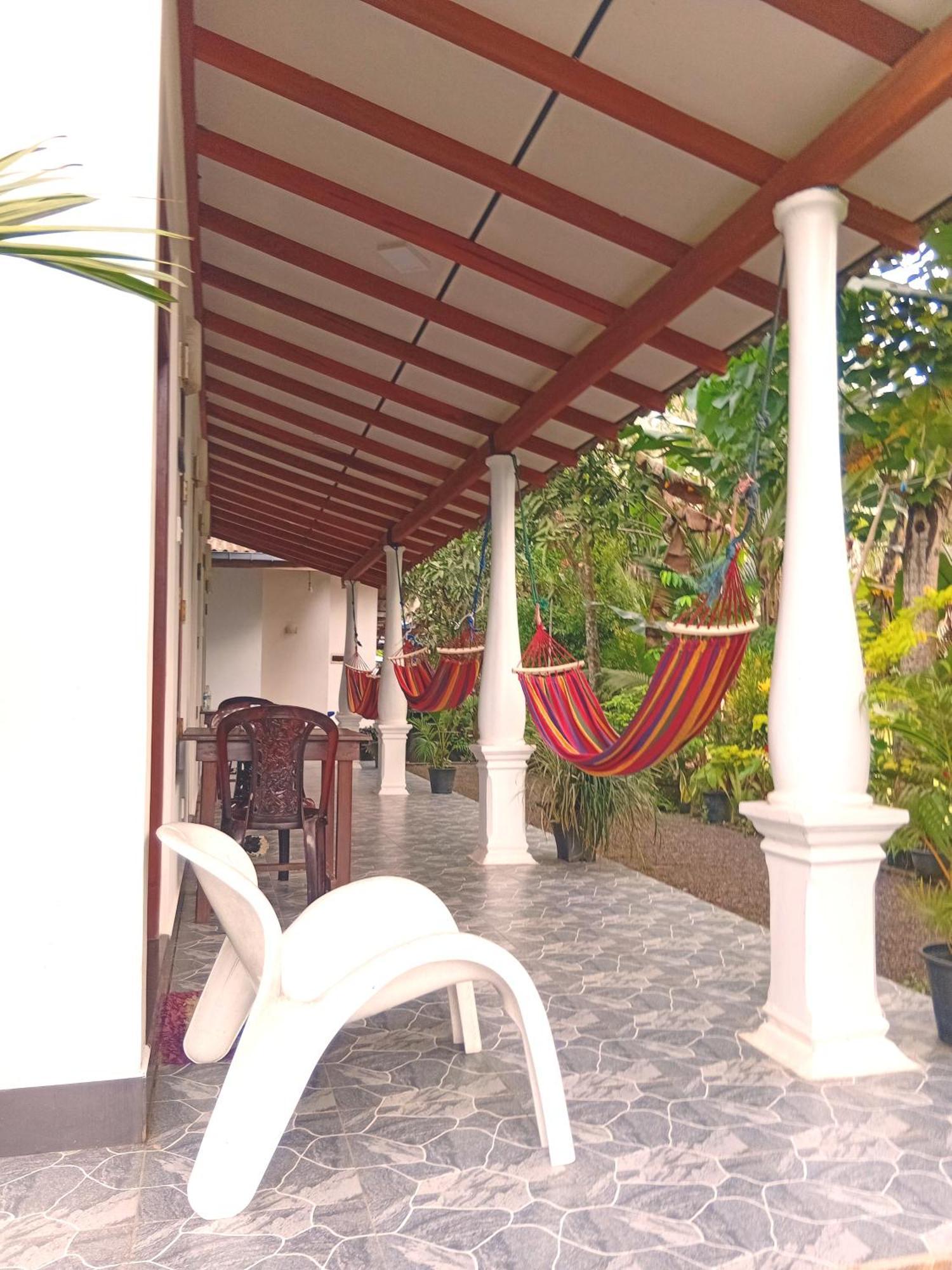 Bakery Family Guest House Mirissa Extérieur photo