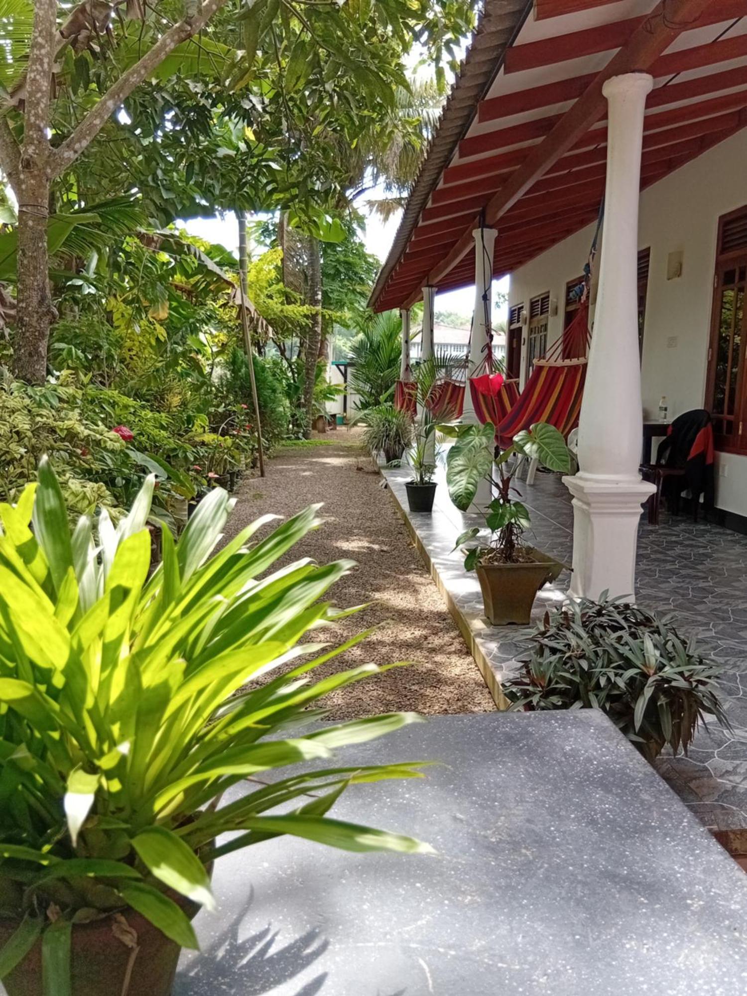 Bakery Family Guest House Mirissa Extérieur photo