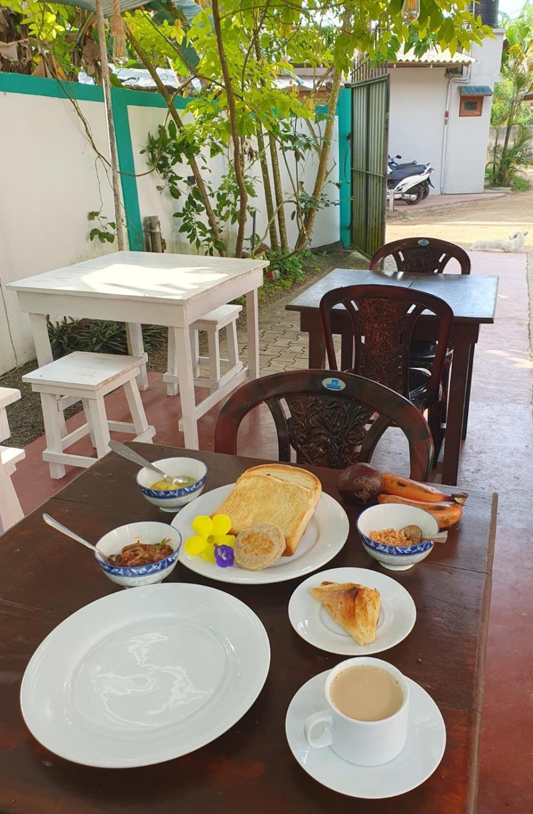 Bakery Family Guest House Mirissa Extérieur photo