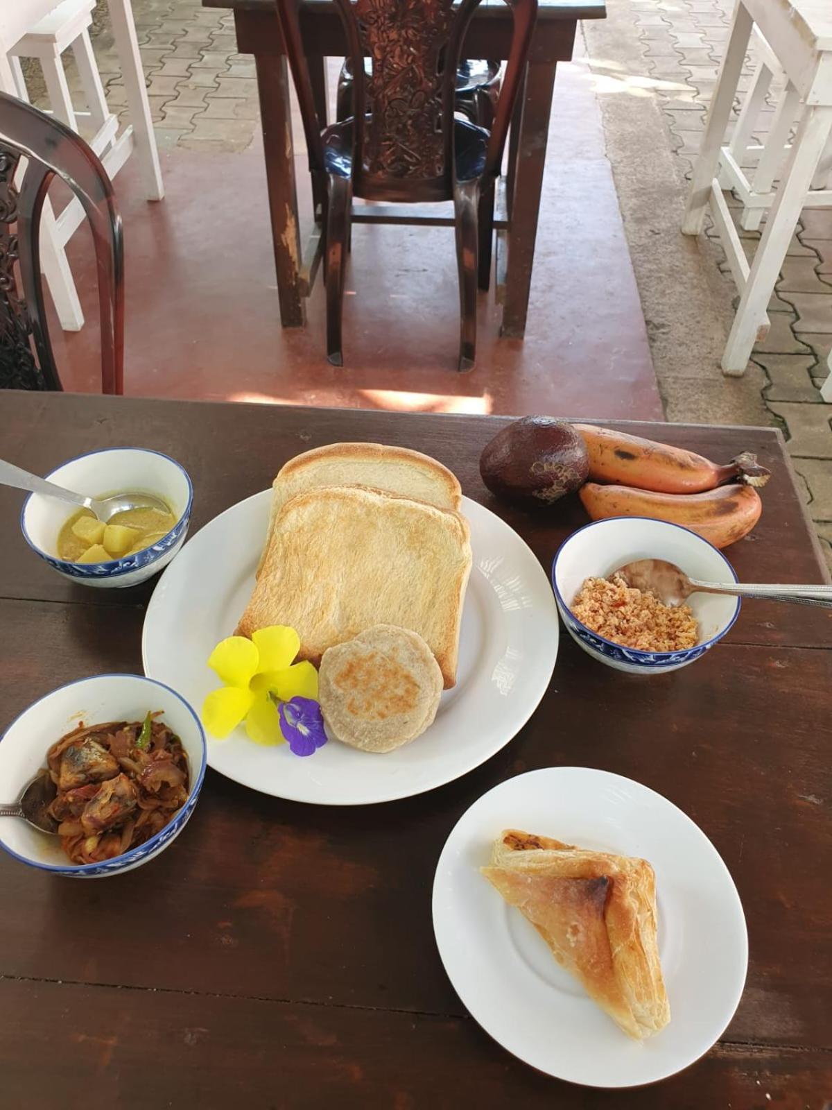 Bakery Family Guest House Mirissa Extérieur photo